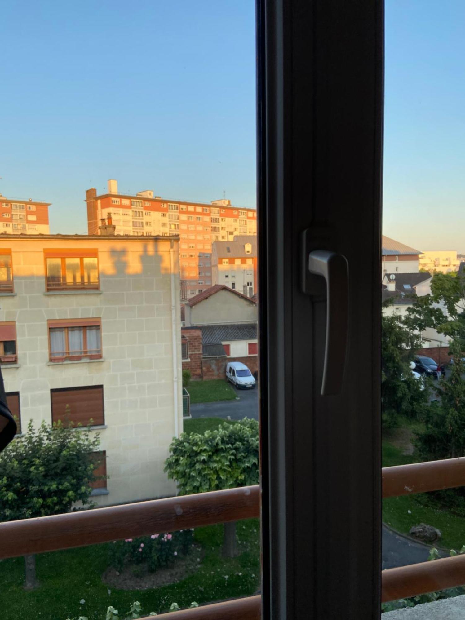 Chambre Simple Paisible Proche De Paris 드란시 외부 사진